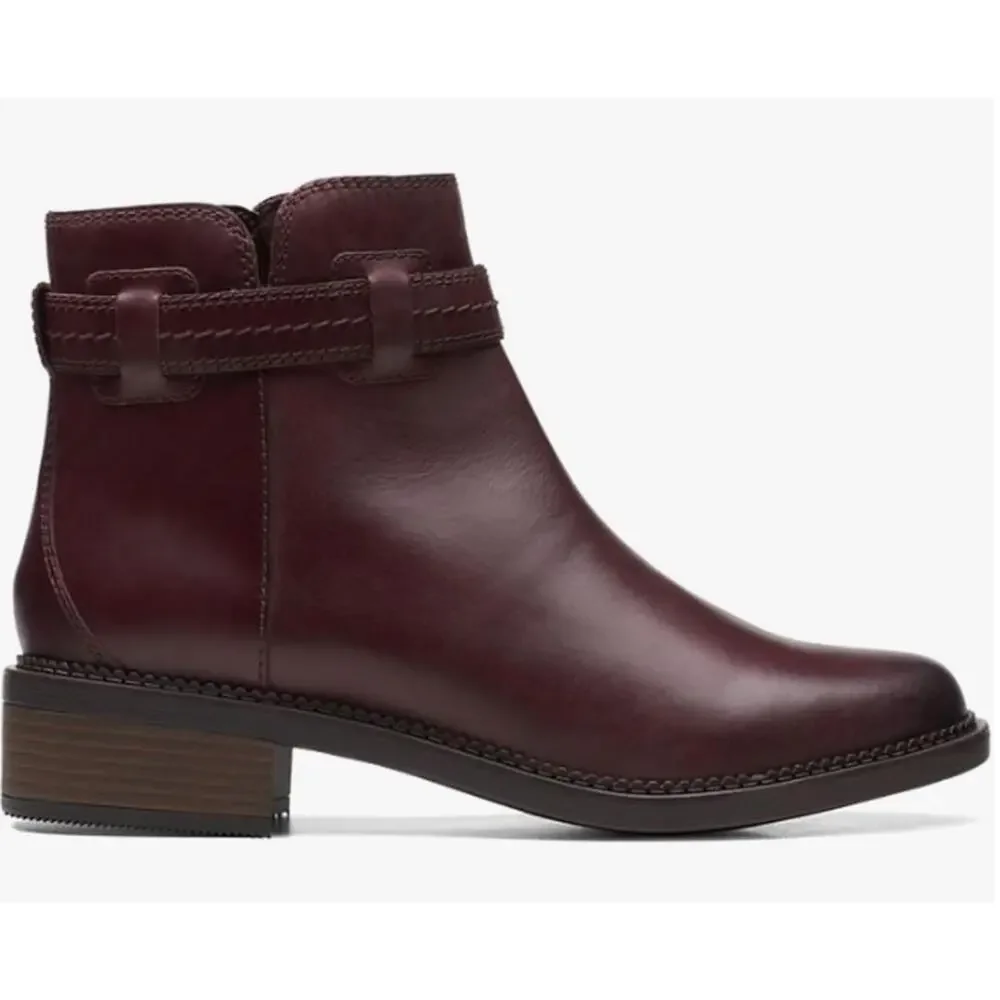 Clarks Maye Ease Leather Boots 6 NWT Dark Brown Ankle Bootie Zip Western Comfort